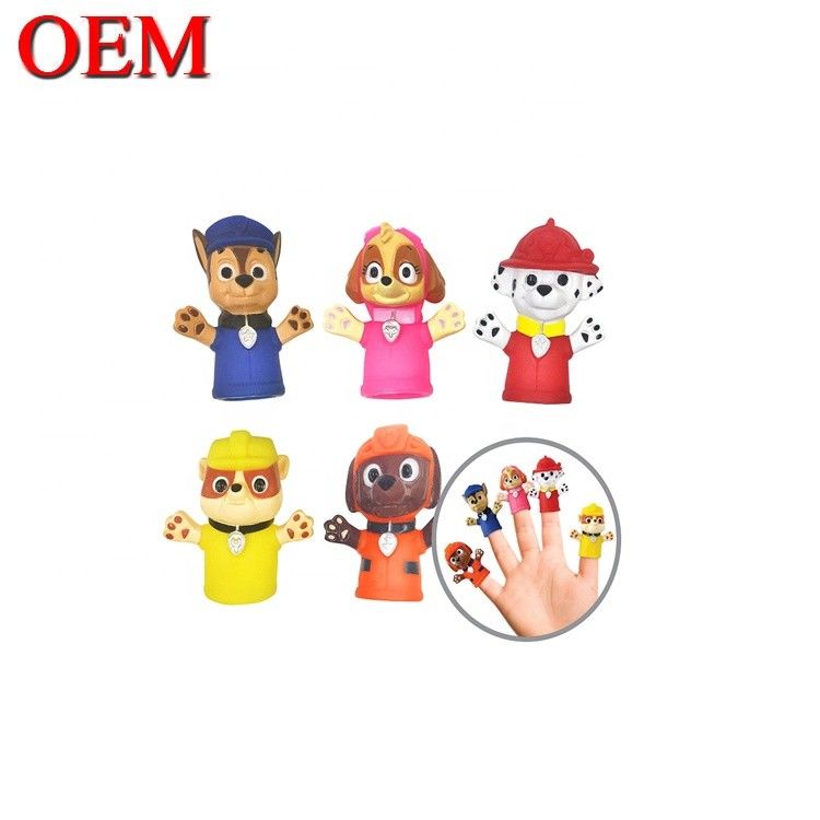 3D Plastic Figure Finger Puppet Toys OEM Hand Play Toy For Kid Niestandardowa Plastic Figure