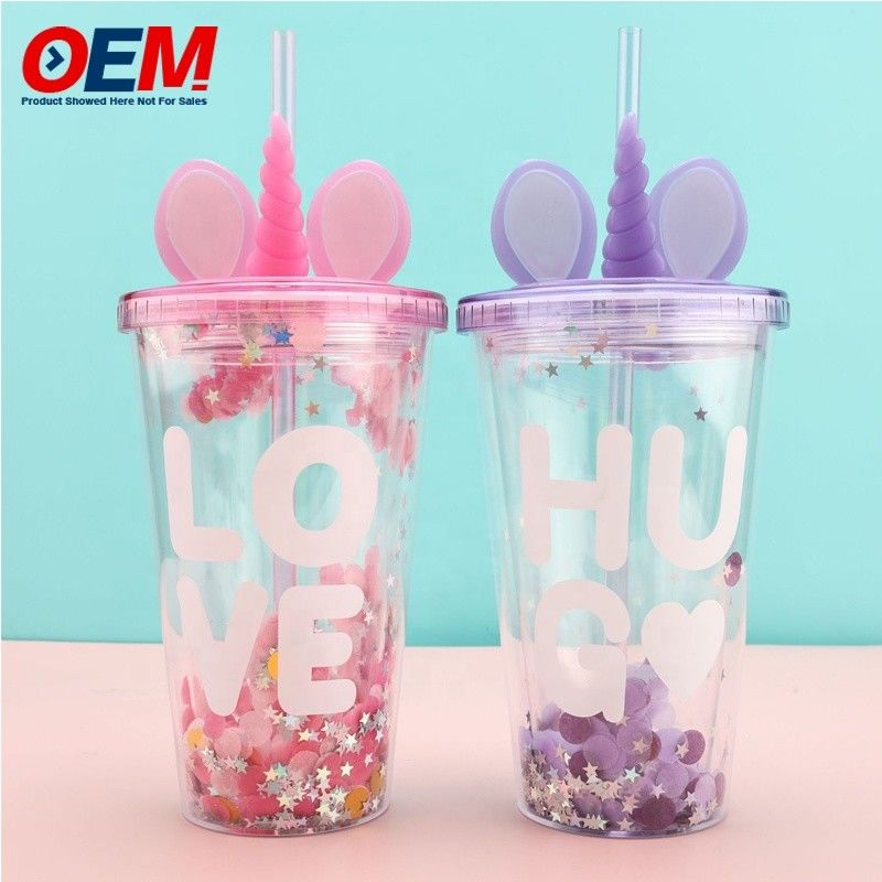 Fabryka na zamówienie PP podwójny kubek ze ścianą ze słomką OEM plastikowy kubek Cute Bear Water Cup